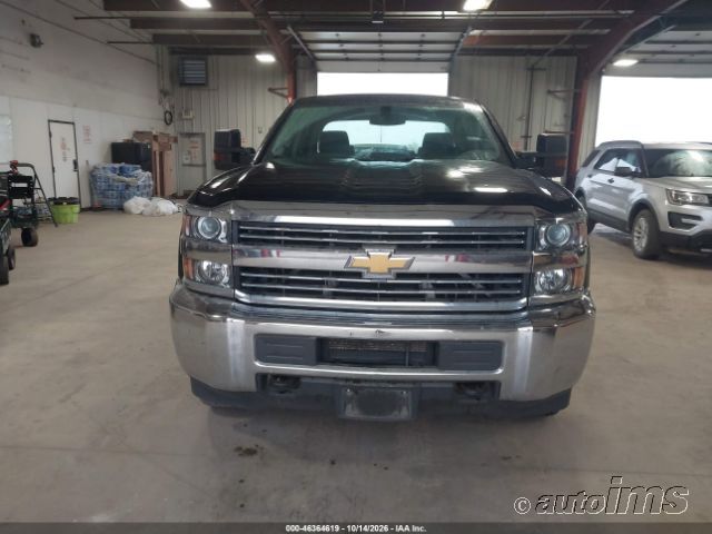 2017 Chevrolet Silverado photo 3