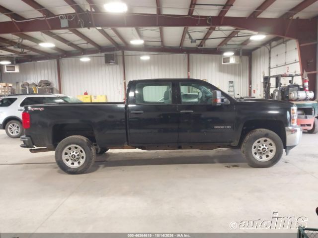 2017 Chevrolet Silverado photo 4