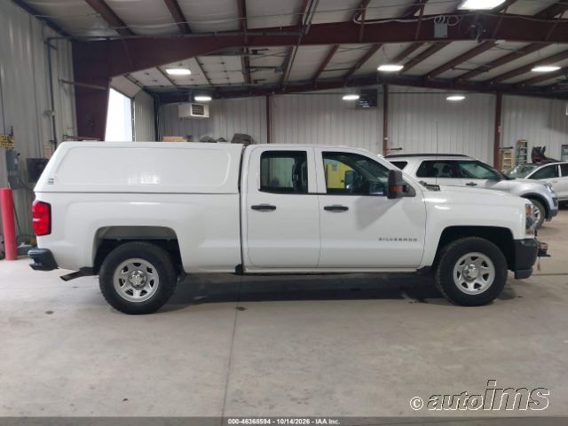 2017 Chevrolet Silverado photo 3