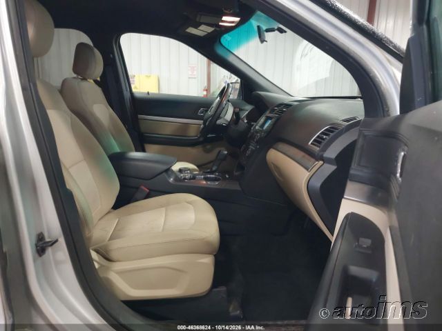 2016 Ford Explorer photo 5