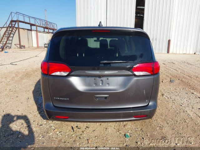 2021 Chrysler Voyager photo 7