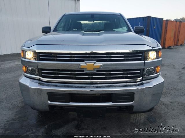 2018 Chevrolet Silverado photo 3
