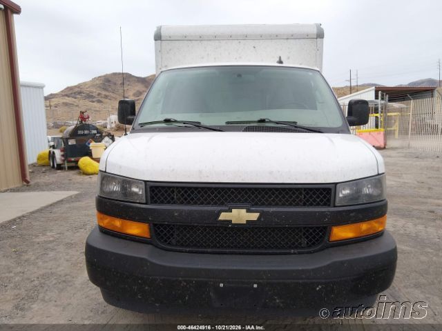 2019 Chevrolet Exp photo 2