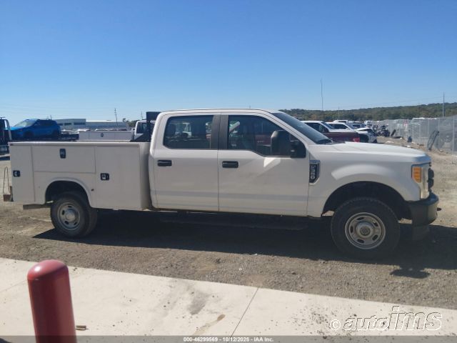 2017 Ford F-350 photo 3