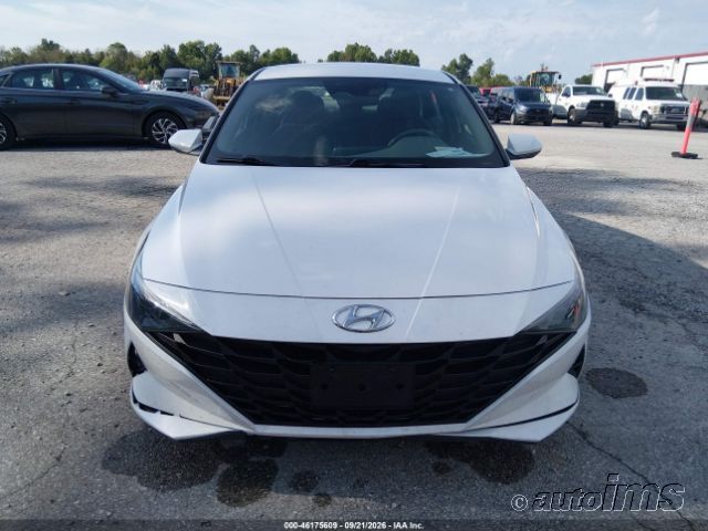 2021 Hyundai Elantra photo 4