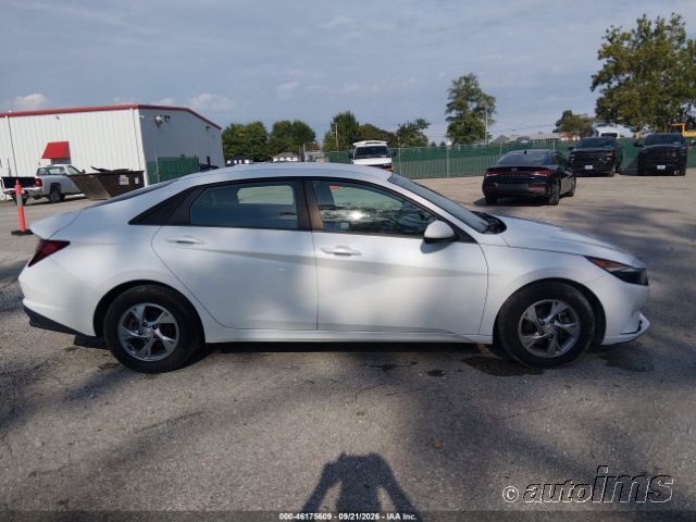 2021 Hyundai Elantra photo 5