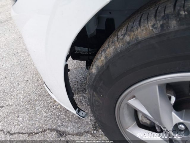 2021 Hyundai Elantra photo 2