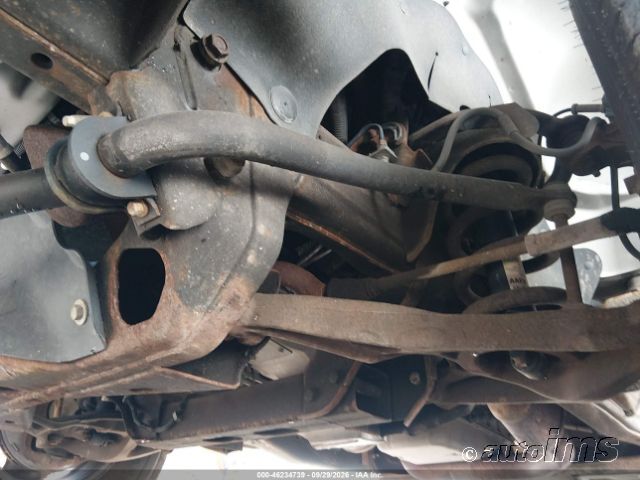 2015 Chevrolet Express photo 3