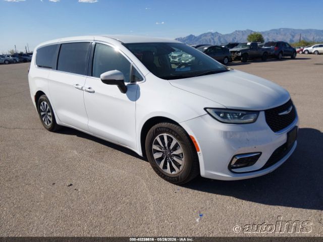 2023 Chrysler Pacifica Phe