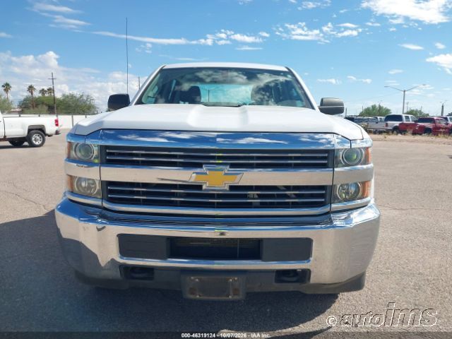 2017 Chevrolet Silverado photo 7
