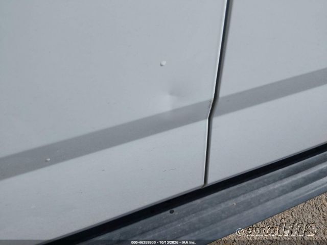 2018 Chevrolet Suburban photo 2