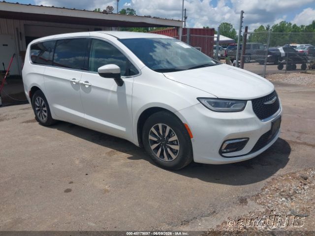 2023 Chrysler Pacifica Phe