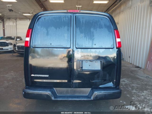 2019 Chevrolet Express photo 4