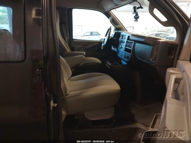 2019 Chevrolet Express photo 5