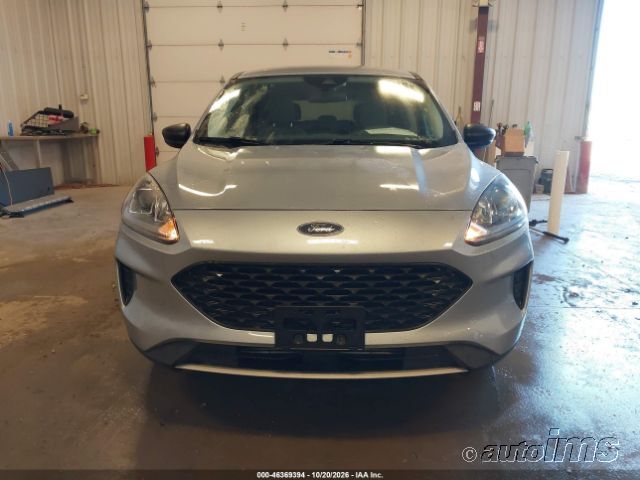 2022 Ford Escape photo 2