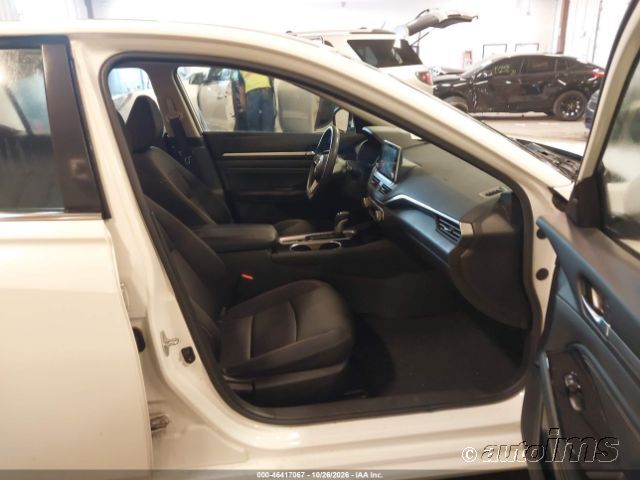 2021 Nissan Altima photo 4