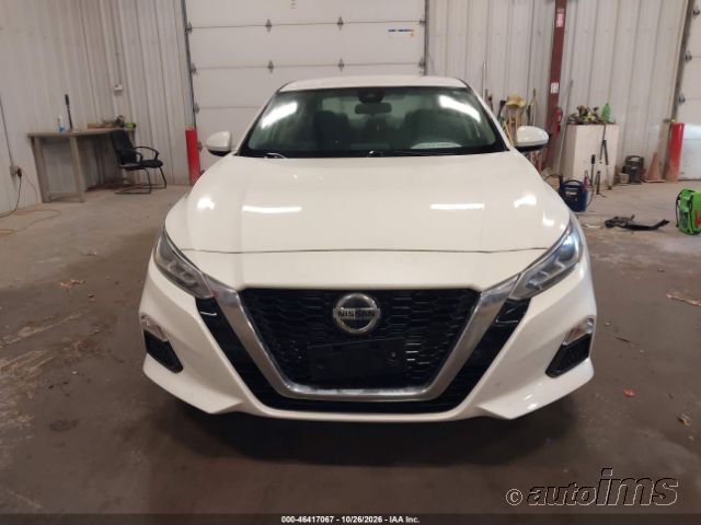 2021 Nissan Altima photo 2