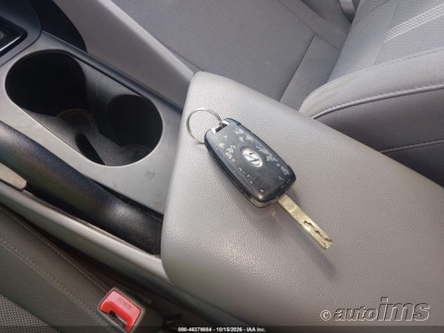 2021 Hyundai Elantra photo 5