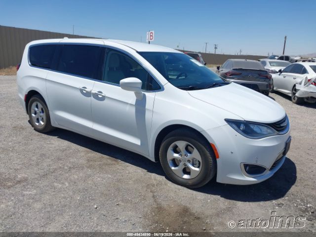 2017 Chrysler Pacifica-P