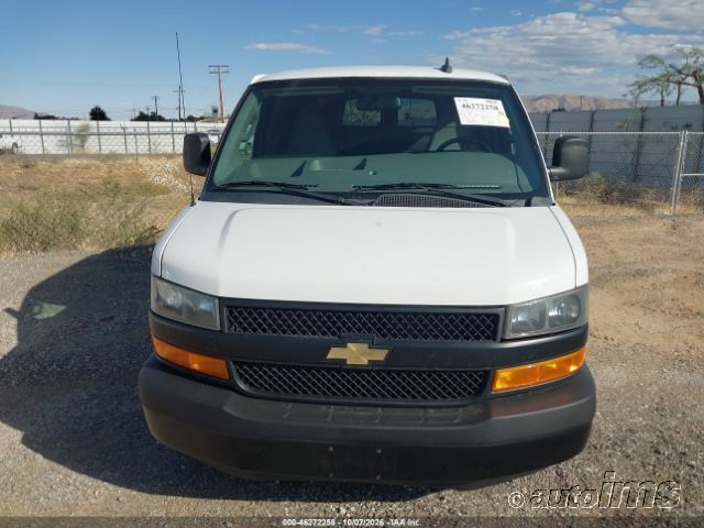 2020 Chevrolet Express photo 3