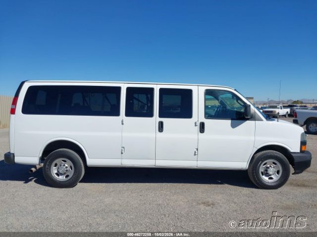 2020 Chevrolet Express photo 4