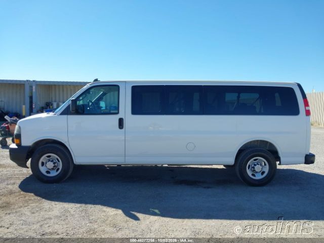 2020 Chevrolet Express photo 5