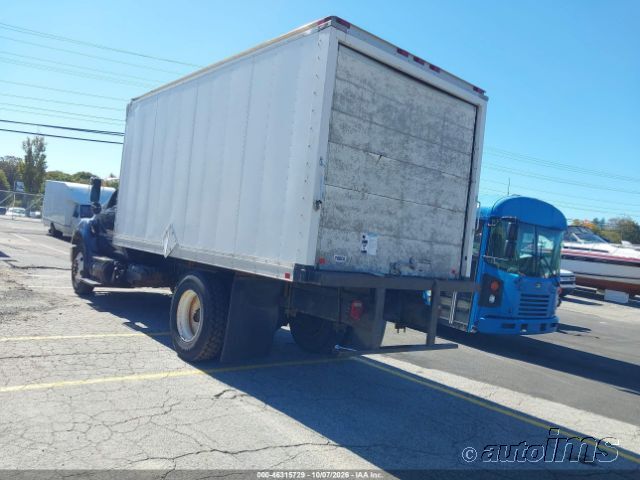 2012 Ford F-750 photo 7