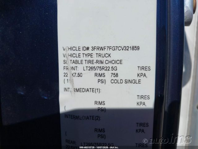 2012 Ford F-750 photo 4