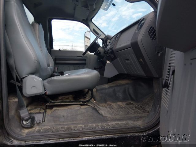 2012 Ford F-750 photo 5