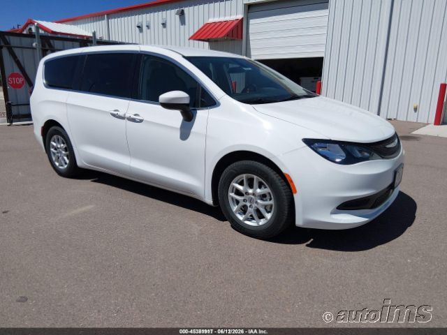 2022 Chrysler Voyager