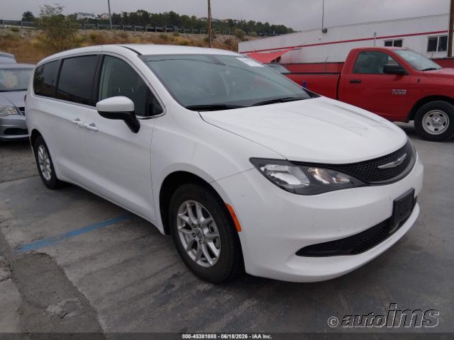 2022 Chrysler Voyager