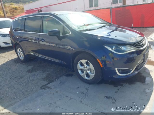 2017 Chrysler Pacifica-P