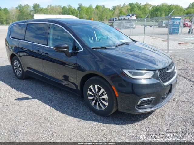 2022 Chrysler Pacifica-P