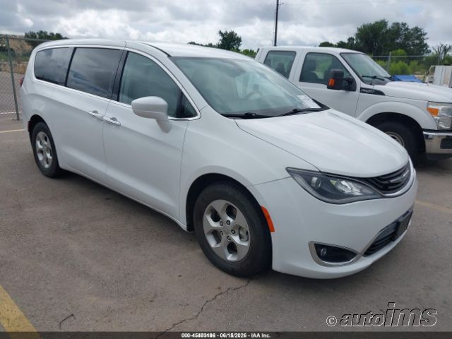 2017 Chrysler Pacifica-P