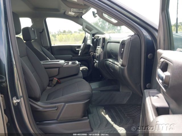 2020 Chevrolet Silverado photo 3