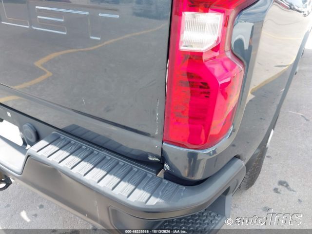 2020 Chevrolet Silverado photo 2
