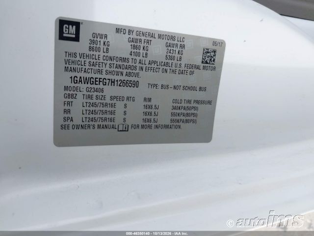 2017 Chevrolet Express photo 4