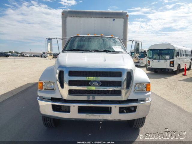 2011 Ford F-750 photo 5