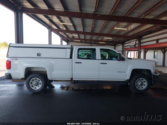 2017 Chevrolet Silverado photo 4