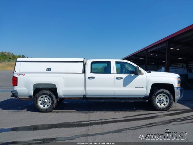 2017 Chevrolet Silverado photo 4